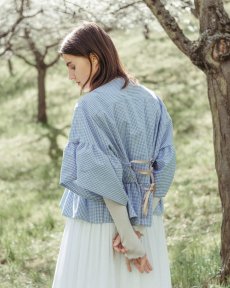 Modrá maxi volánová košeľa