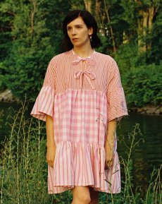 Široké vzorované babydoll šaty