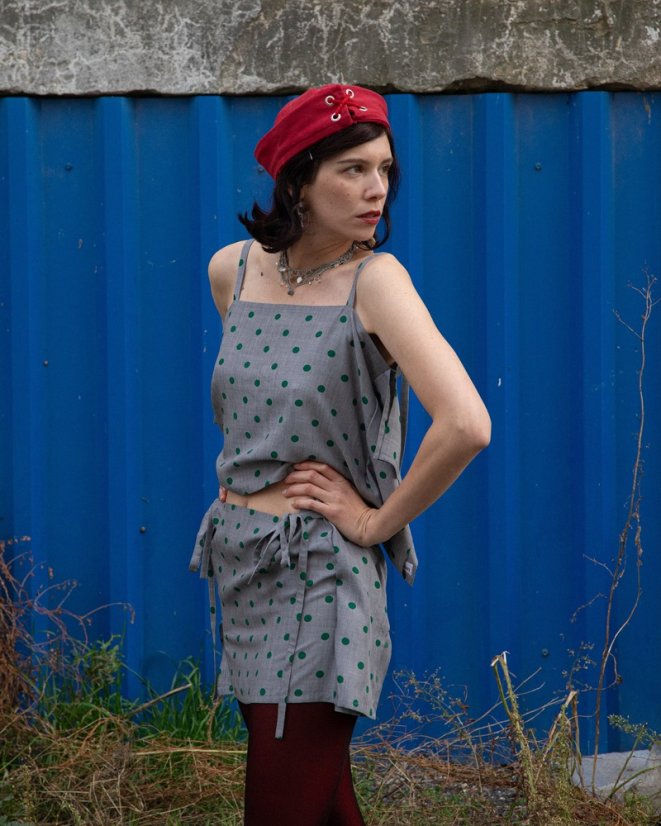 Bodkovaný top na ramienka