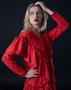 Červené volánové šaty