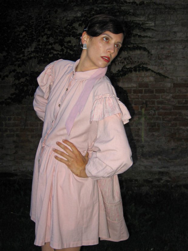 Ružové šaty s dlhým rukávom