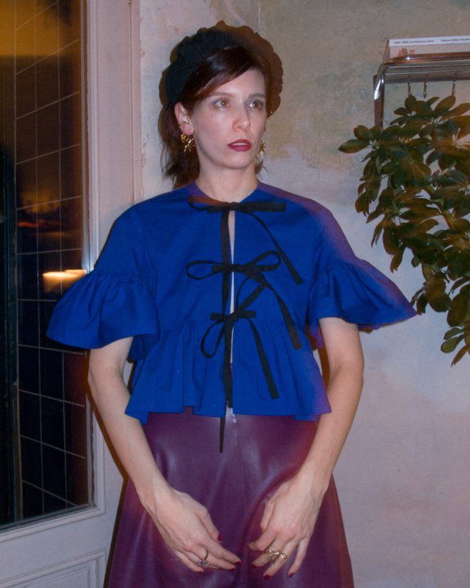 Kráľovská modrá košeľa s mašľami