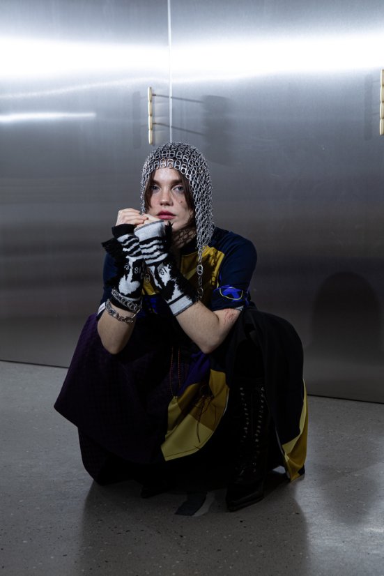 Fialové dresové šaty