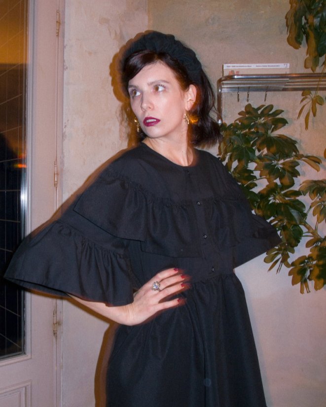 Čierne maxi volánové šaty