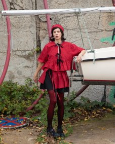 Červená volánová košeľa s mašľami