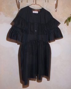 Čierne maxi volánové šaty