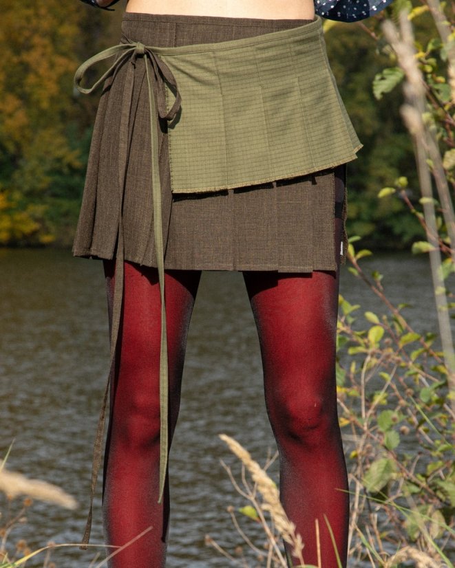 Zelená zavinovacia sukňa