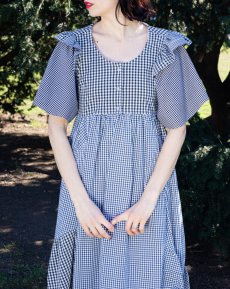 Čierno-biele kockované šaty