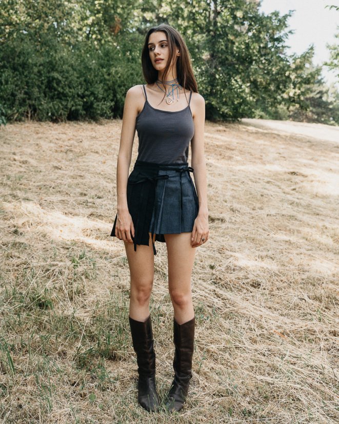 Jeansovo - čierna skladaná mini sukňa