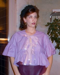 Lila maxi volánová košeľa s mašľami