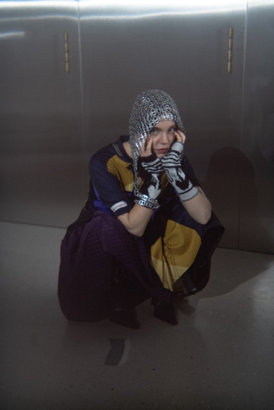 Fialové dresové šaty