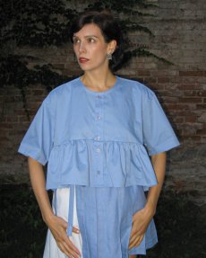 Modrá simple volánová košeľa