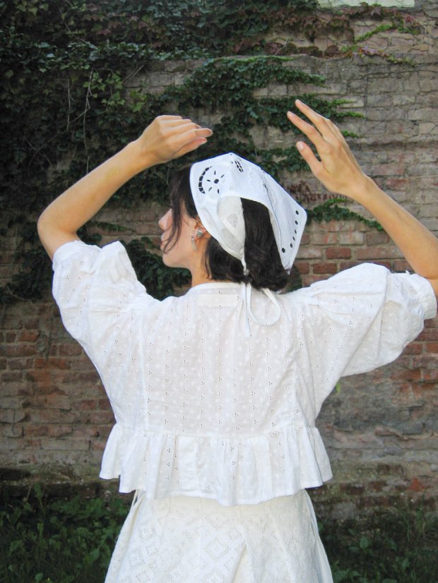 Biela krajková šatka