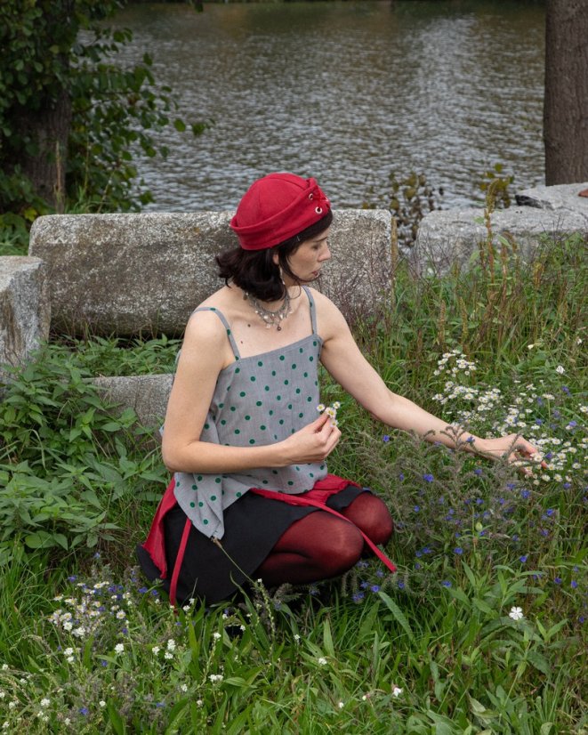 Bodkovaný top na ramienka