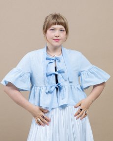 Nebíčková maxi volánová košeľa s mašľami