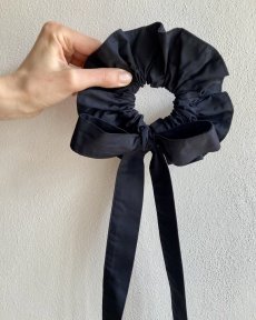 Čierna mašľa na drdol