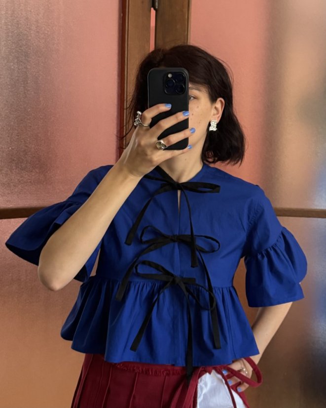 Kráľovská modrá košeľa s mašľami