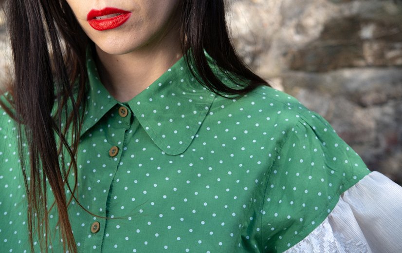Zelená maxi volánová košeľa s krajkou