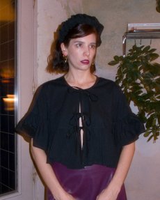 Čierna volánová košeľa s mašľami - menšia