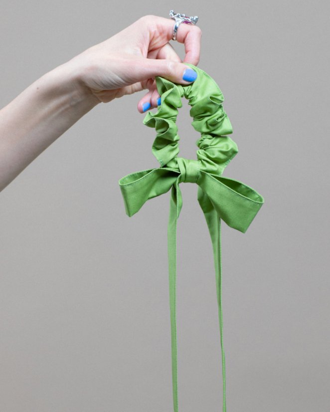 Zelená scrunchie mašľa