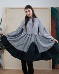 Sivé kockované šaty