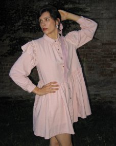 Ružové šaty s dlhým rukávom