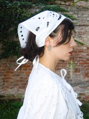 Biela krajková šatka