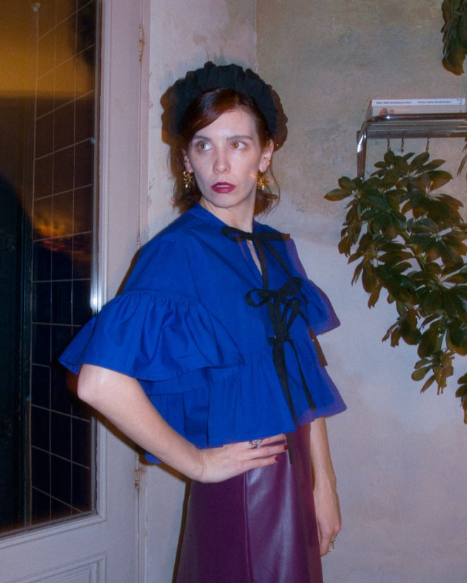 Kráľovská modrá košeľa s mašľami