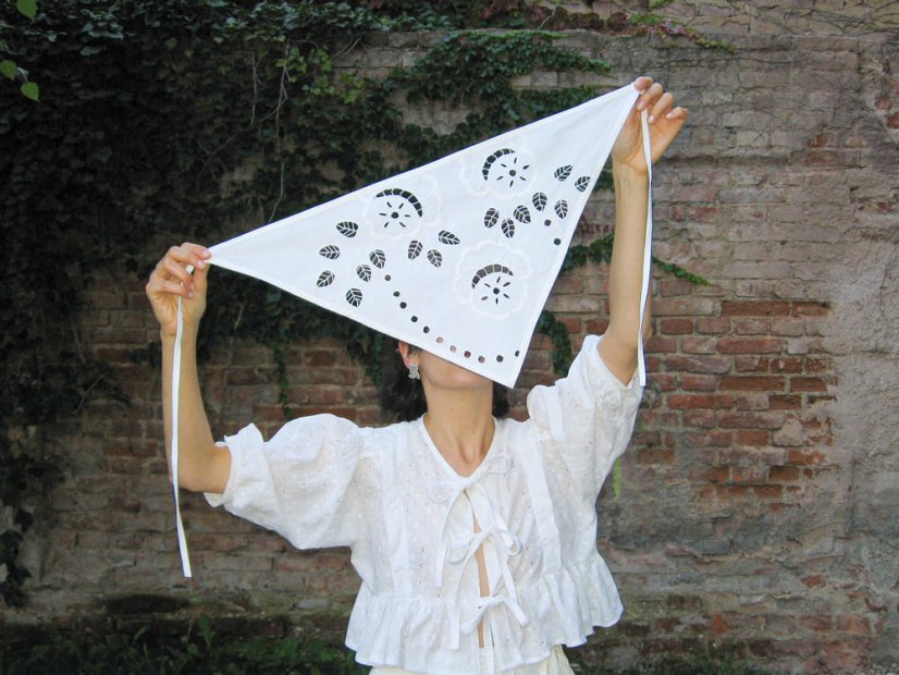 Biela krajková šatka